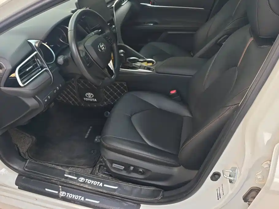 Toyota Camry — миниатюра 9