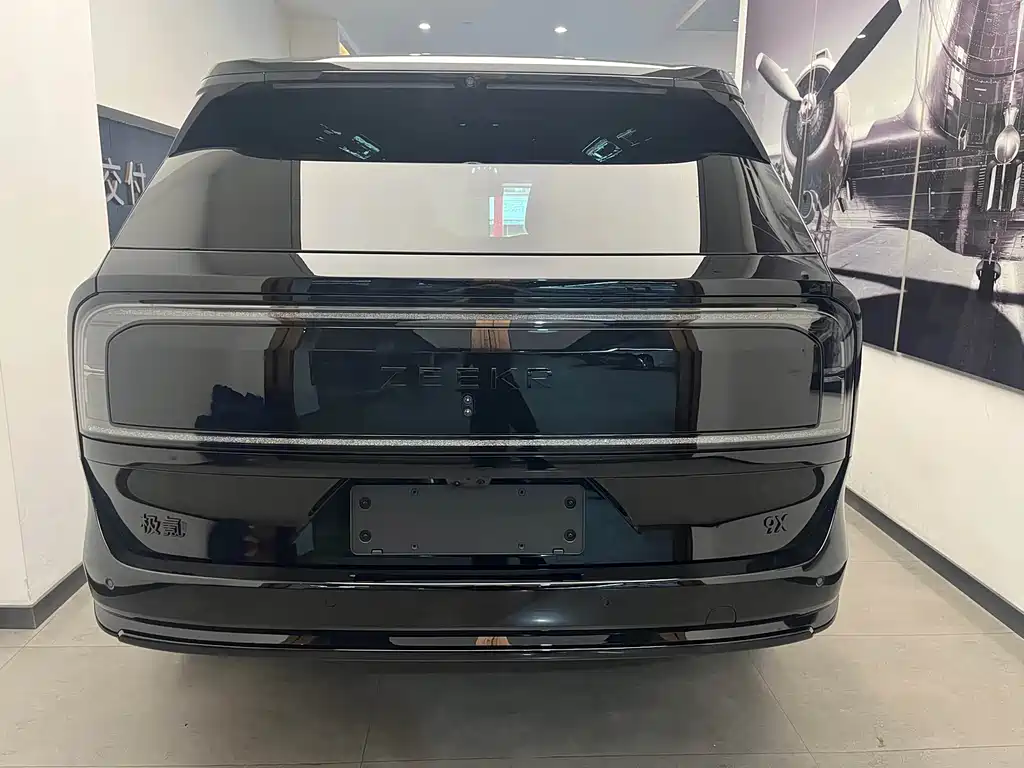 Zeekr 9X 2025 70kWh
