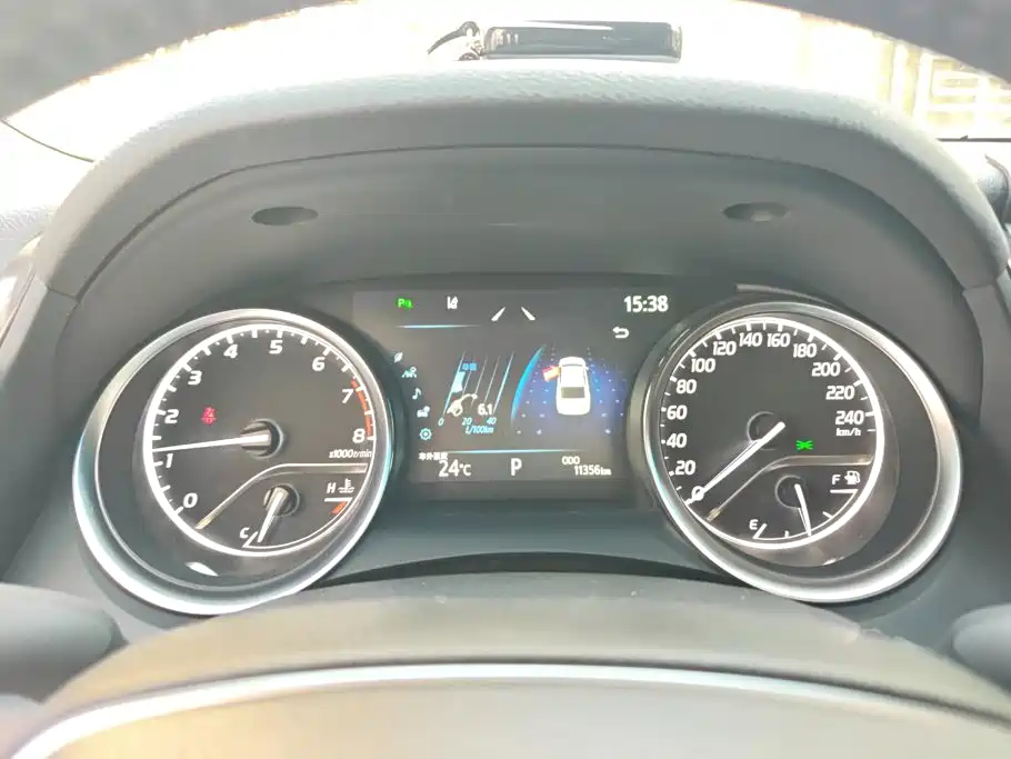 Toyota Camry — миниатюра 14