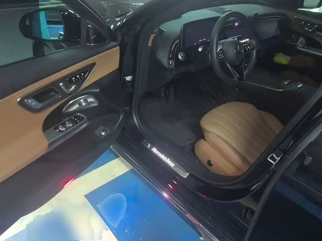 Mercedes-Benz E-Class — миниатюра 14