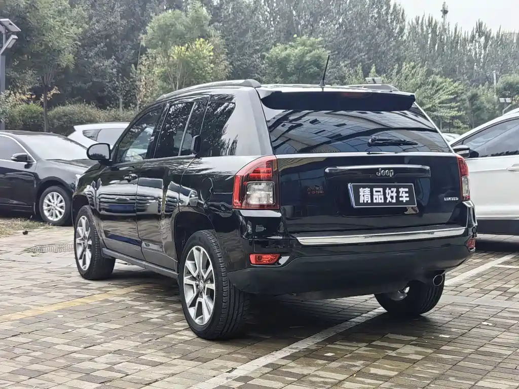Jeep Compass (Import) — миниатюра 6