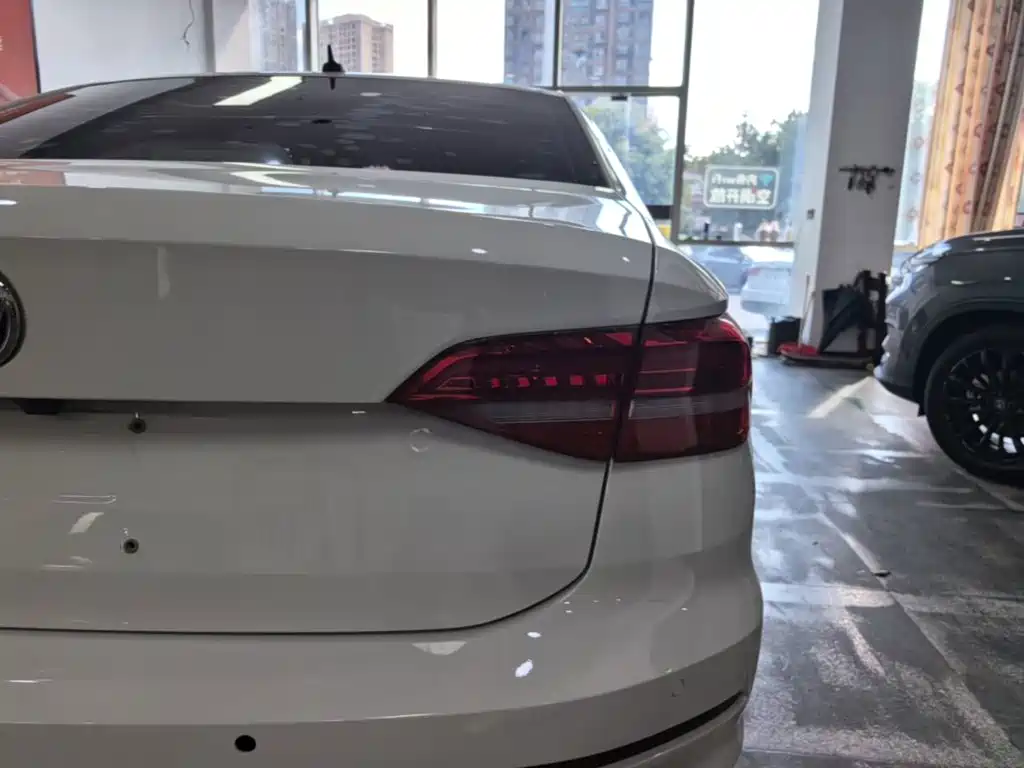 Volkswagen Lavida — миниатюра 8