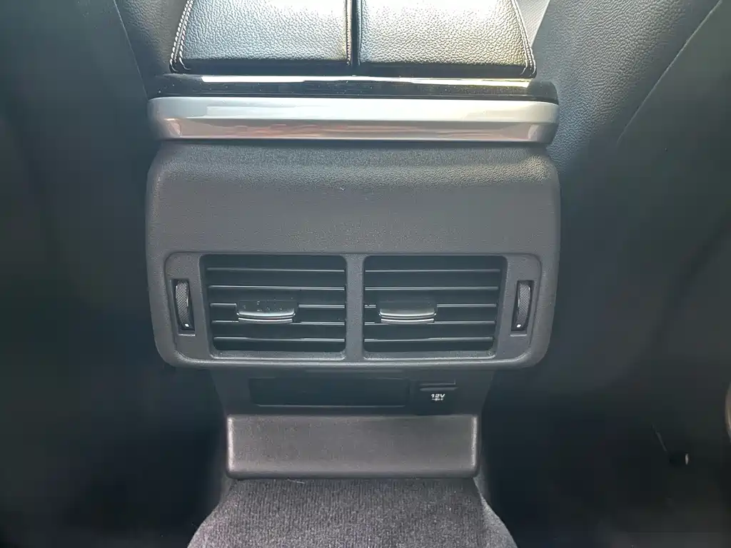 Land Rover Velar — миниатюра 24