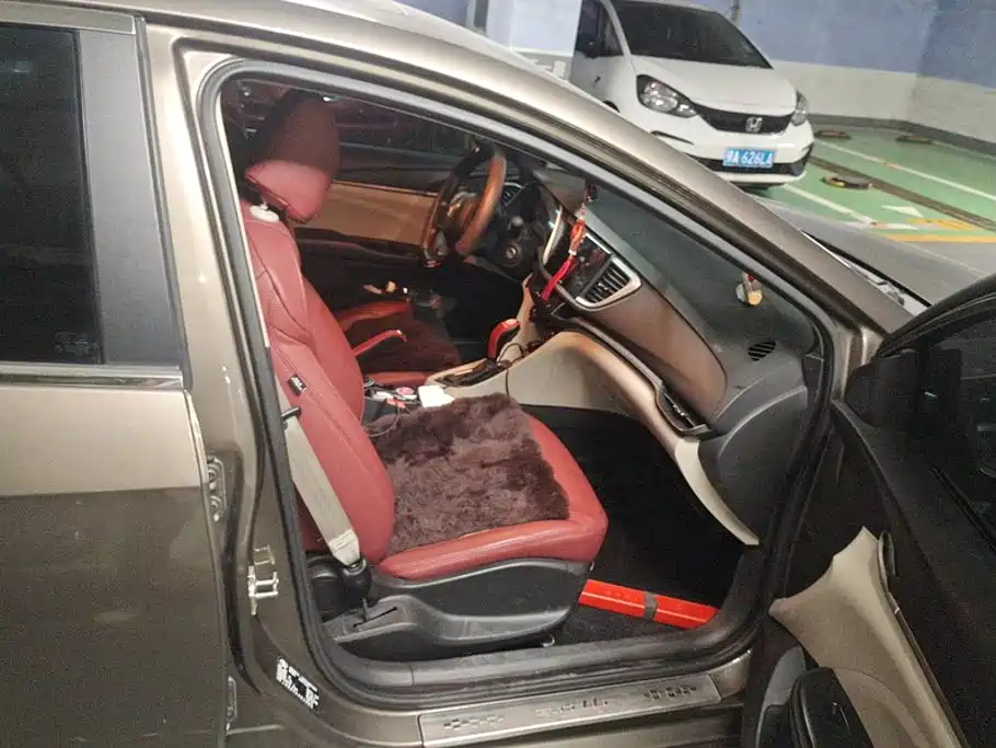 Buick Excelle — миниатюра 8