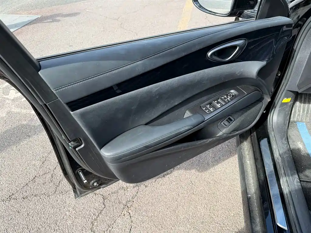 BYD Seal 2025 650