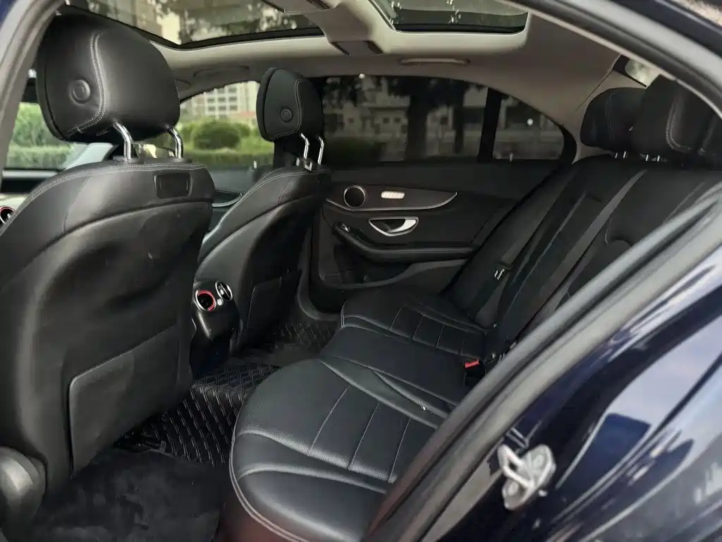 Mercedes-Benz C-Class — миниатюра 3