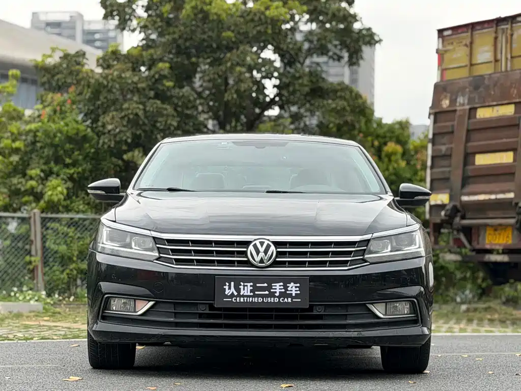 Volkswagen Passat 2017 330TSI DSG