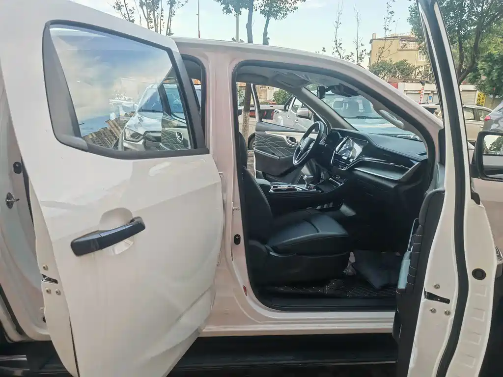 Isuzu D-MAX — миниатюра 13