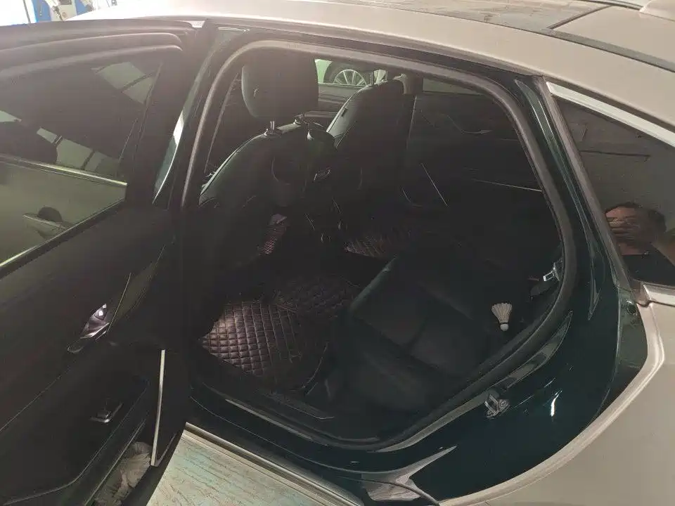 Jaguar XFL — миниатюра 6