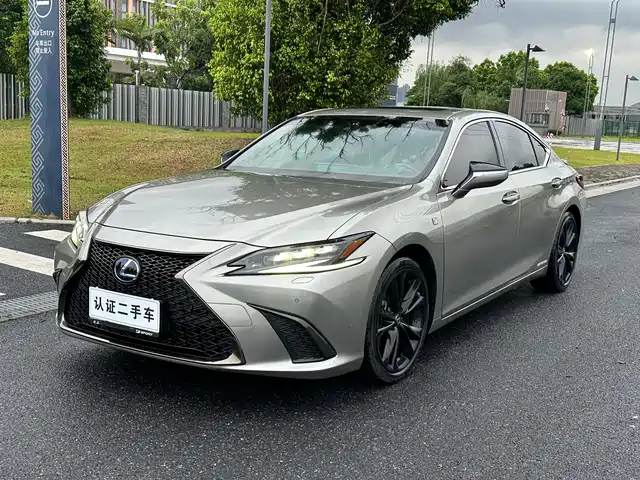 2021 Lexus ES
