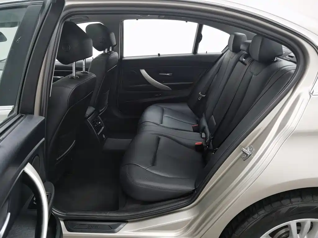 BMW 3 Series — миниатюра 15