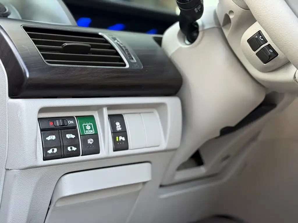 Honda Elysion — миниатюра 5