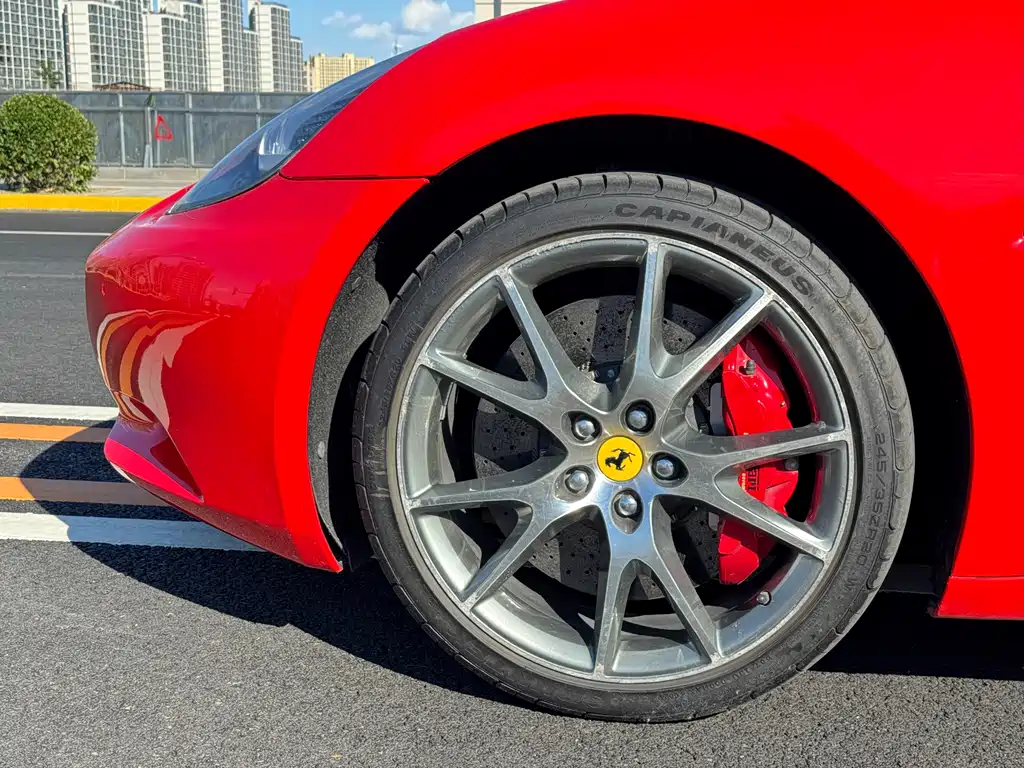 Ferrari California T 2012 4.3L