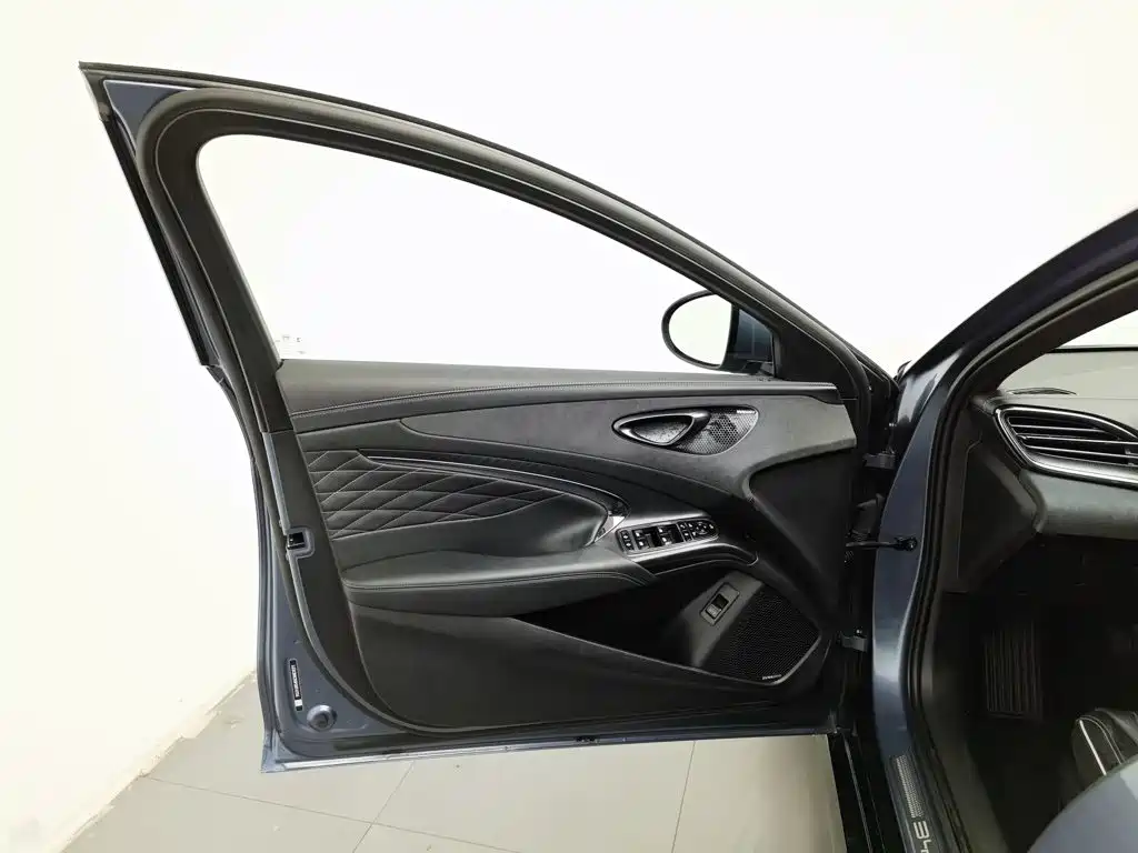 BYD Seal — миниатюра 8