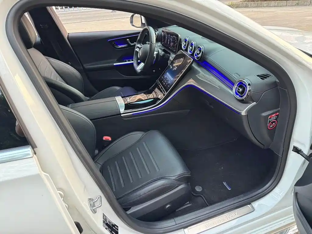 Mercedes-Benz C-Class — миниатюра 6
