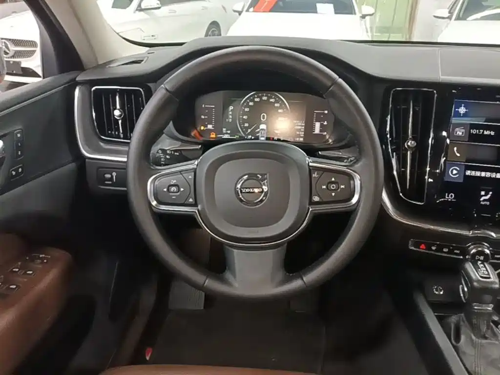 Volvo XC60 — миниатюра 11