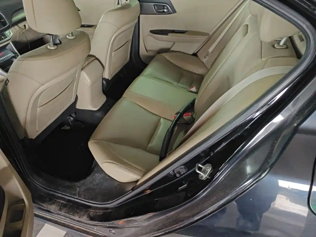 Honda Accord — миниатюра 20