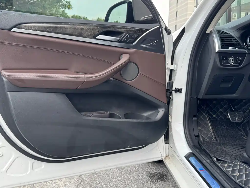 BMW X3 — миниатюра 11