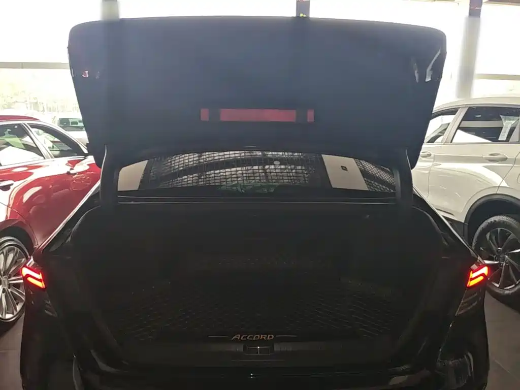 Honda Accord — миниатюра 19