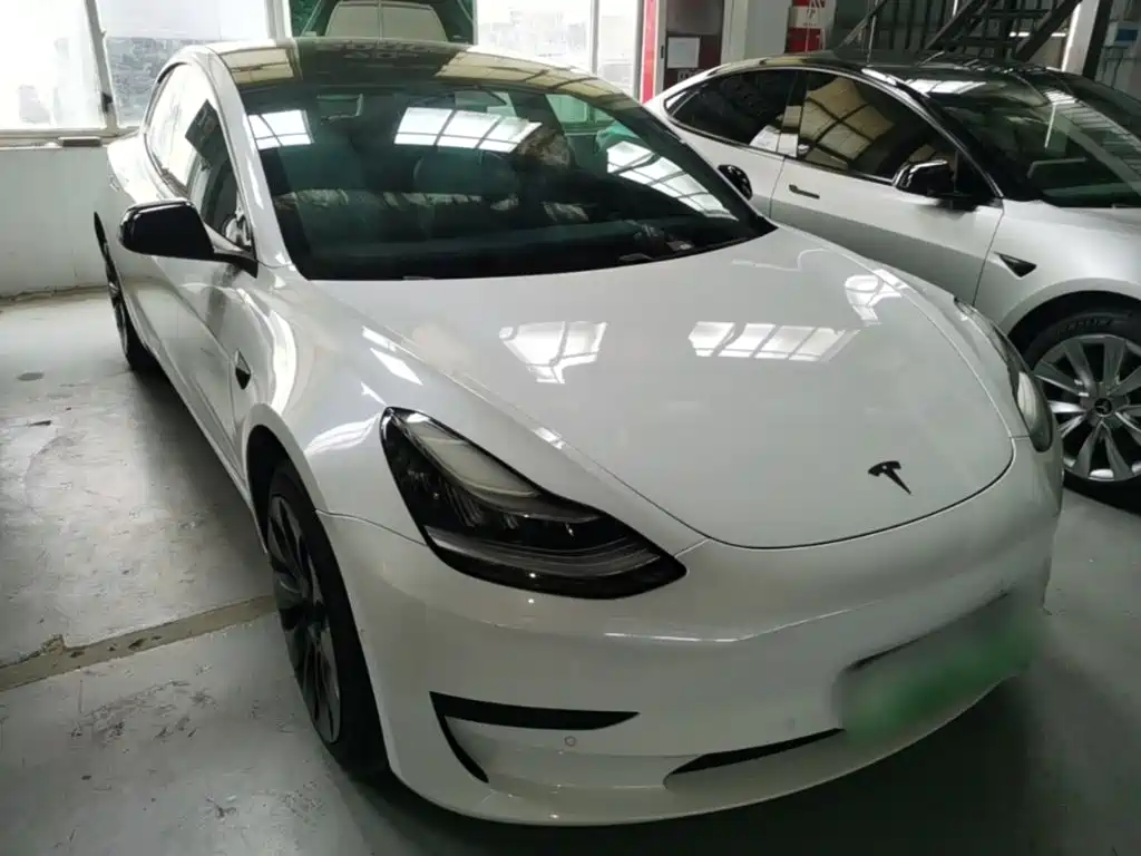Tesla Model 3 — миниатюра 4