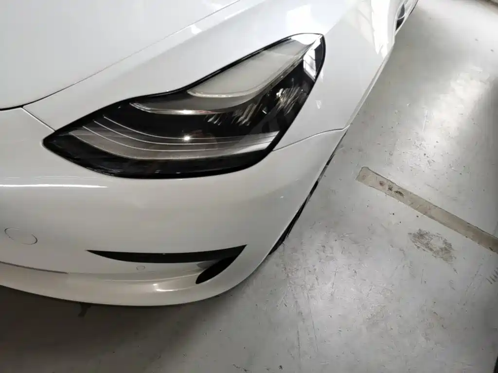 Tesla Model 3 — миниатюра 24