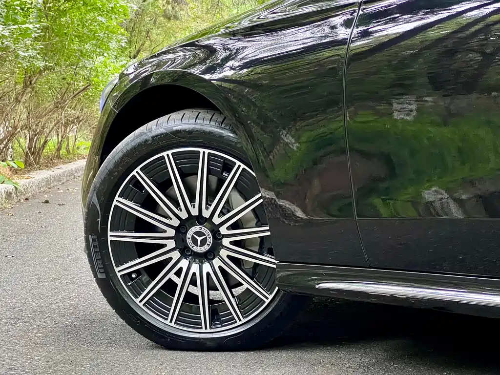 Mercedes-Benz E-Class — миниатюра 11
