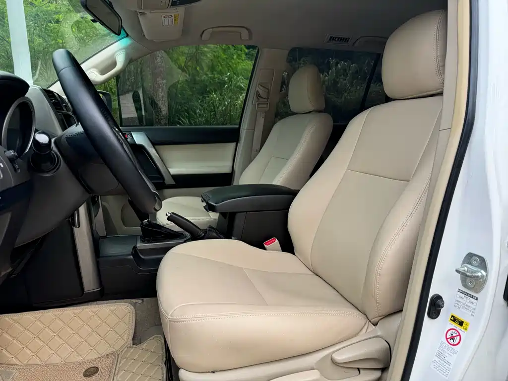 Toyota Land Cruiser Prado 2010 2.7L AT