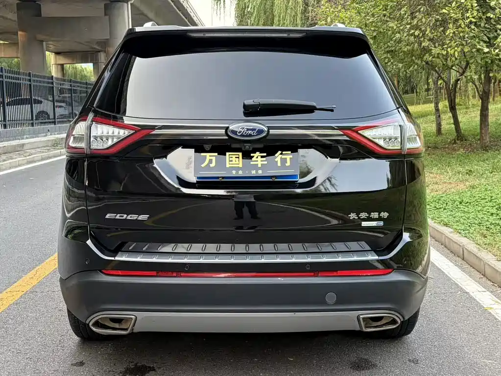 Ford Edge — миниатюра 11
