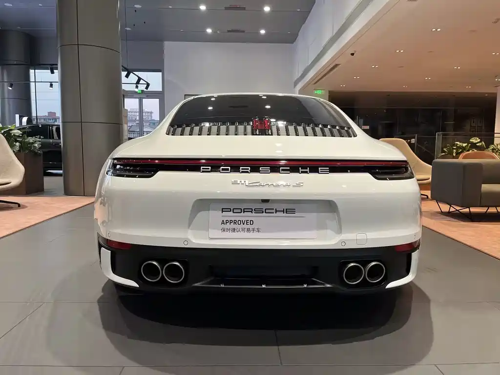 PORSCHE 911
