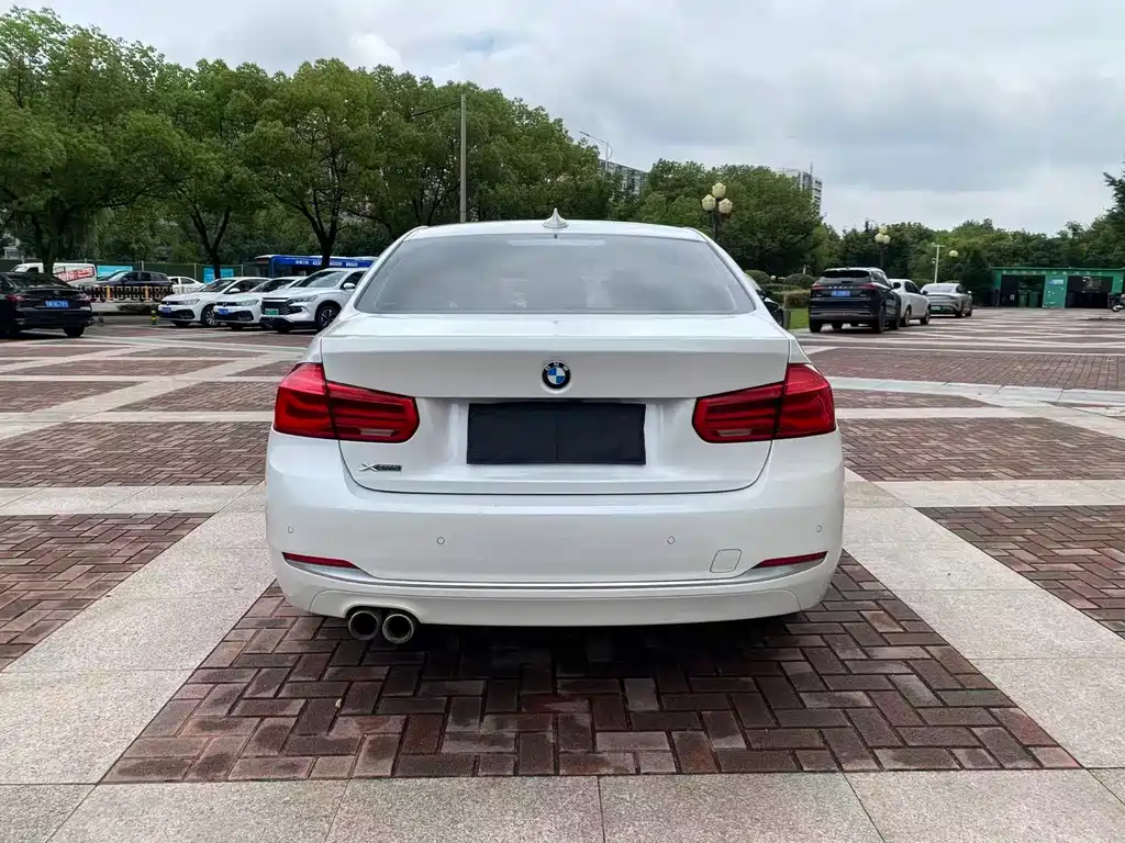 BMW 3 Series — миниатюра 13
