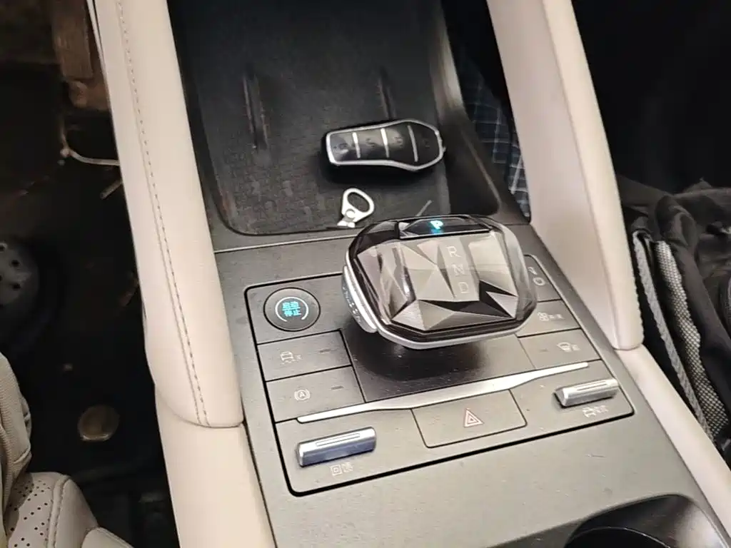 BYD Yuan UP — миниатюра 14