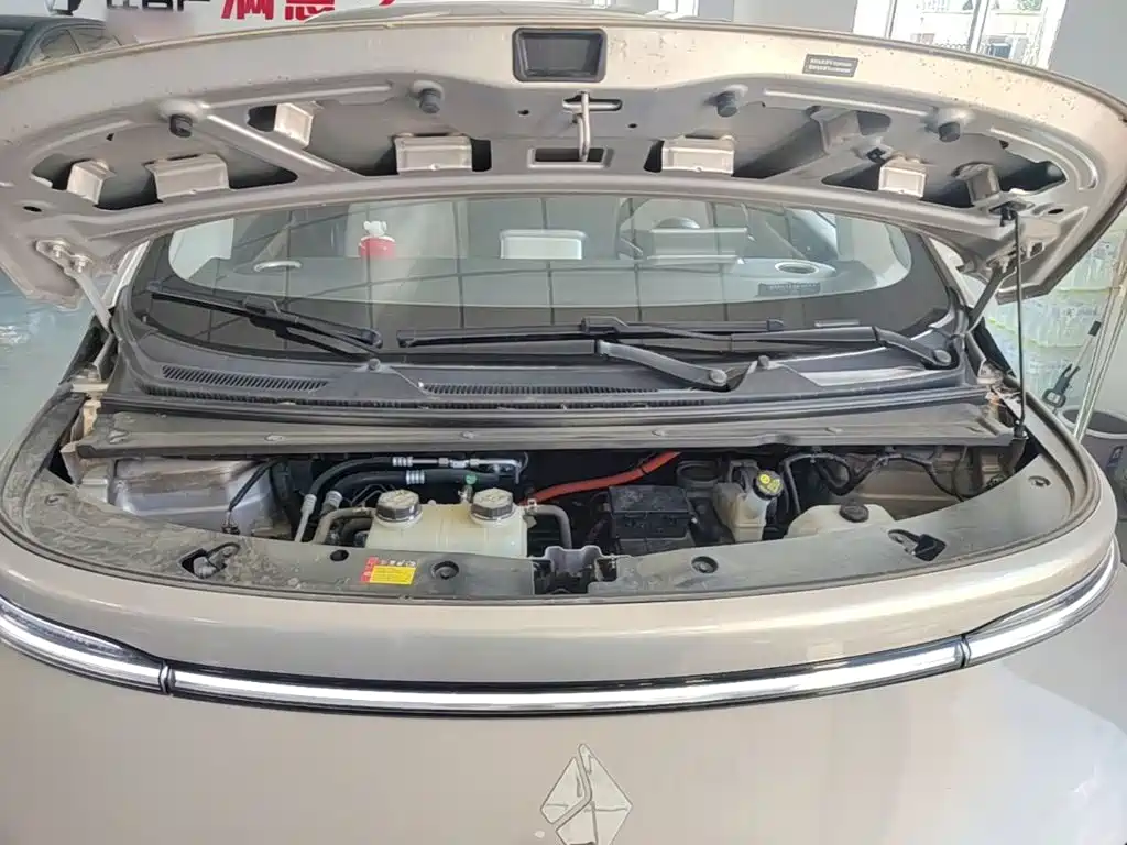 Baojun Yunduo — миниатюра 20
