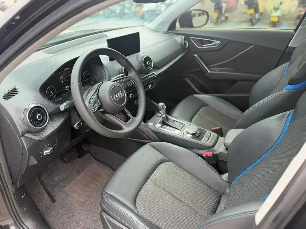 Audi Q2L e-tron — миниатюра 7
