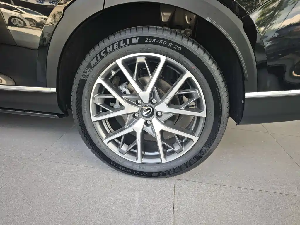 GAC GS8 2025 2.0TGDI Luxury 5 мест