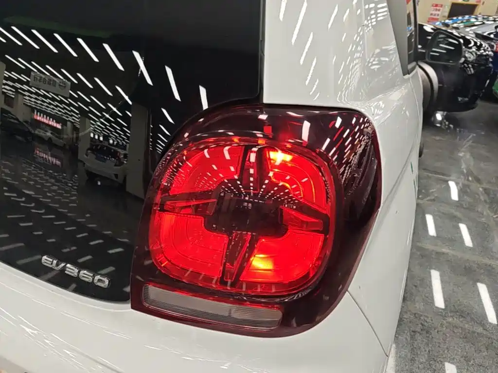 Roewe Clever — миниатюра 8