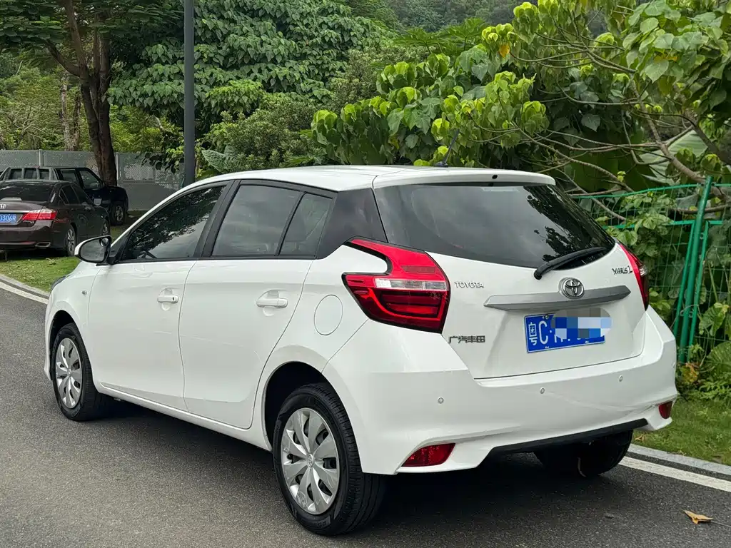 Toyota Yaris L — миниатюра 7