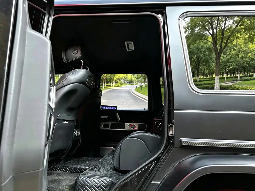 Mercedes-Benz G-Class — миниатюра 8