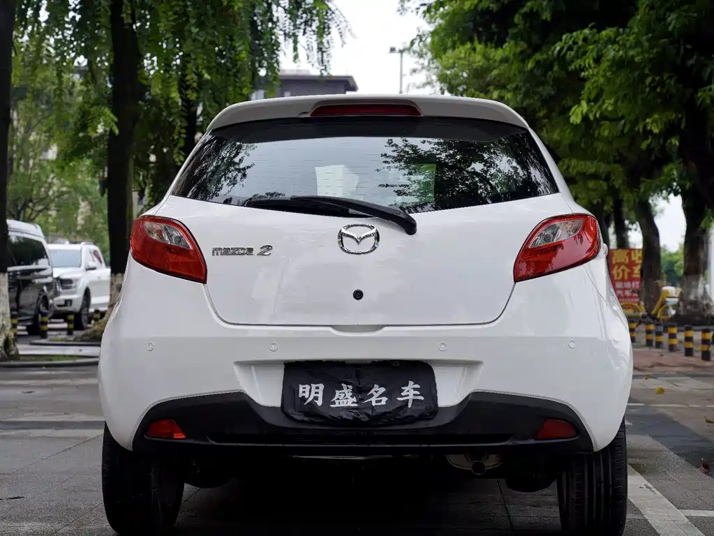 Mazda 2 — миниатюра 12