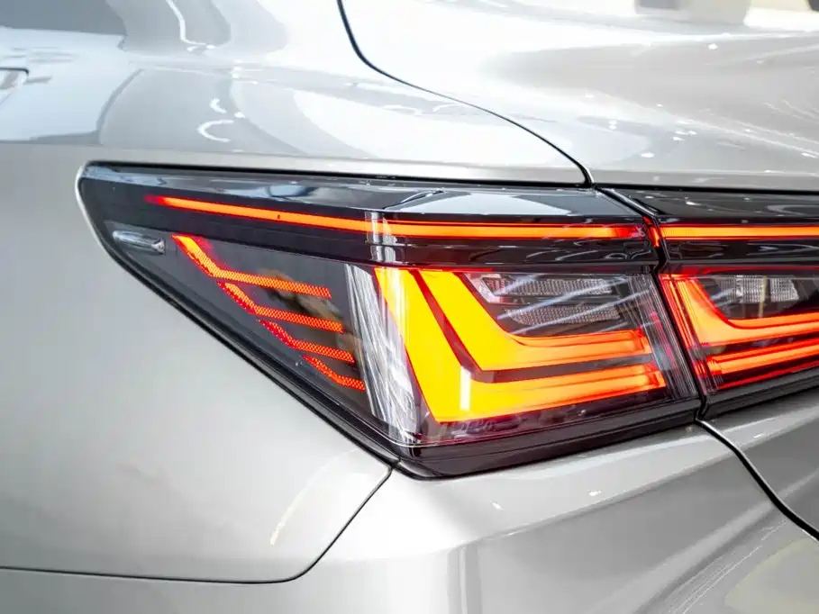 Lexus ES — миниатюра 9