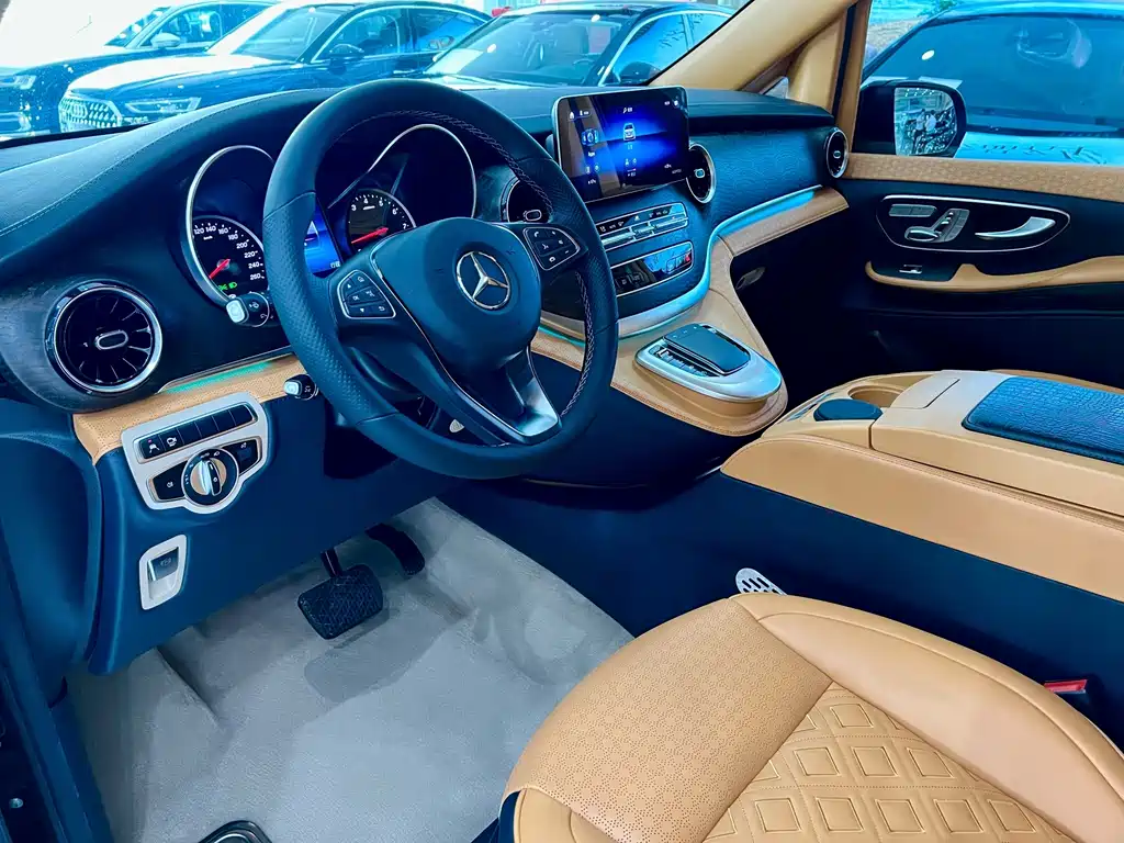 Mercedes-Benz V-Class — миниатюра 7