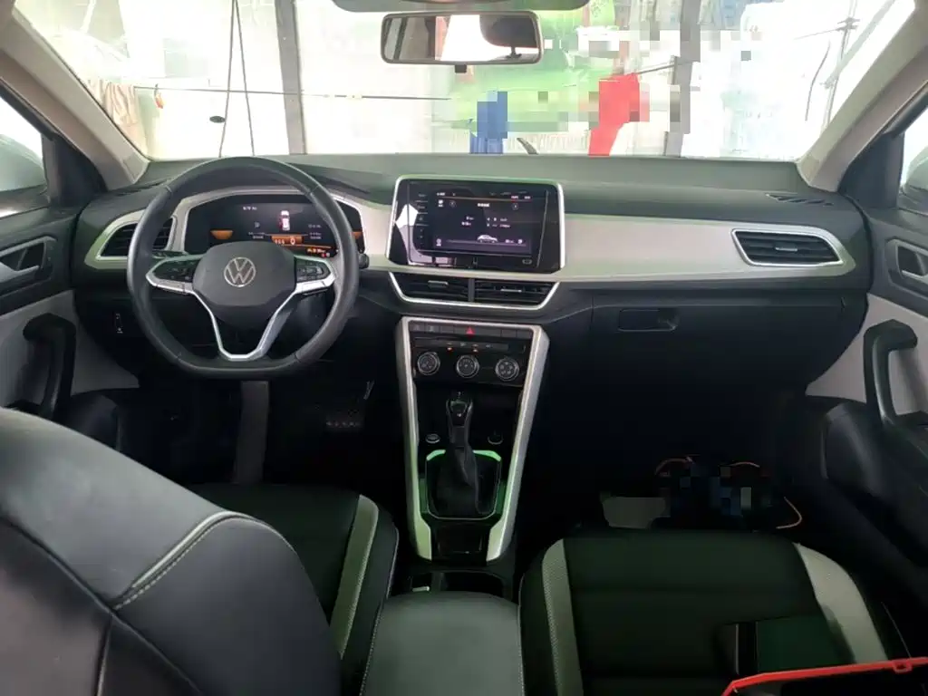 Volkswagen T-Roc — миниатюра 10