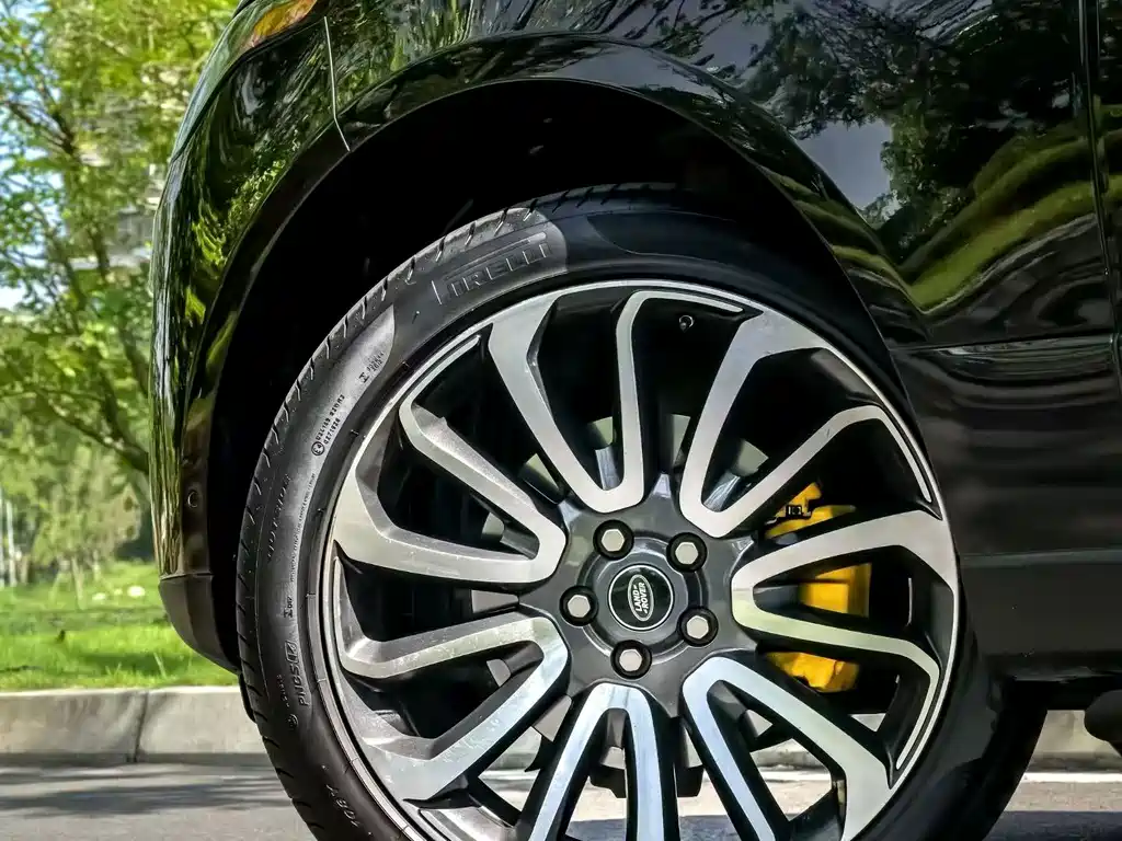 Land Rover Range Rover — миниатюра 4