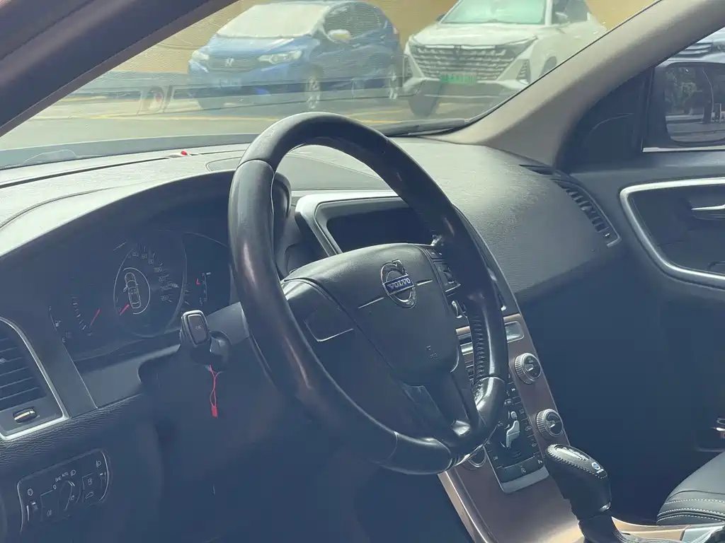 Volvo XC60 — миниатюра 4