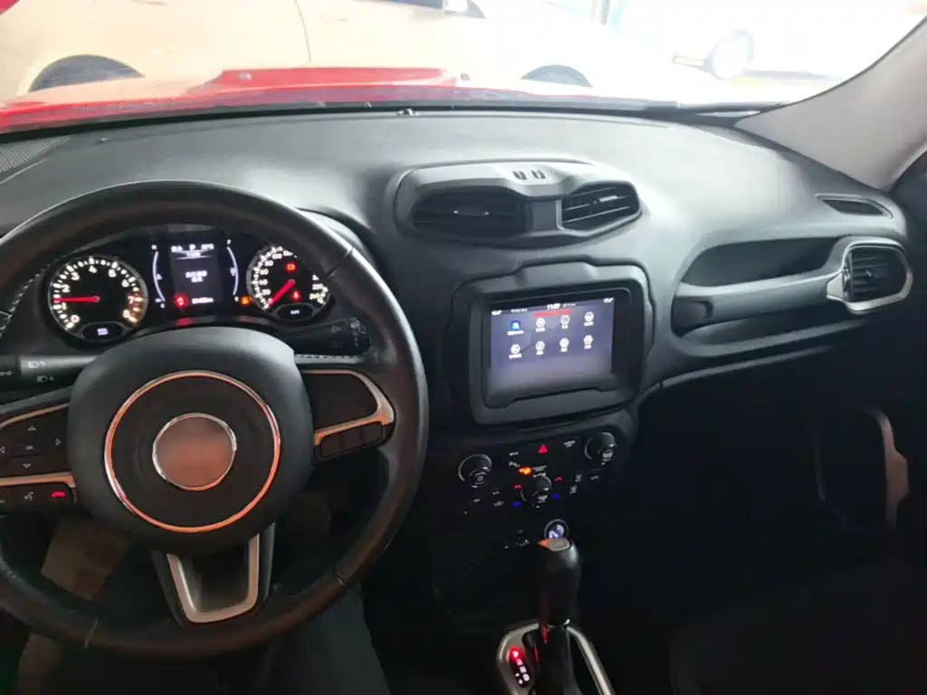 Jeep Renegade — миниатюра 10