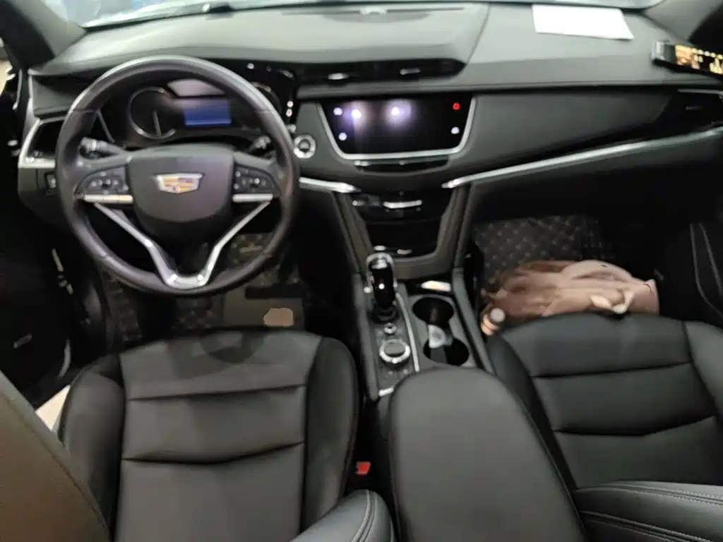 Cadillac XT6 — миниатюра 10