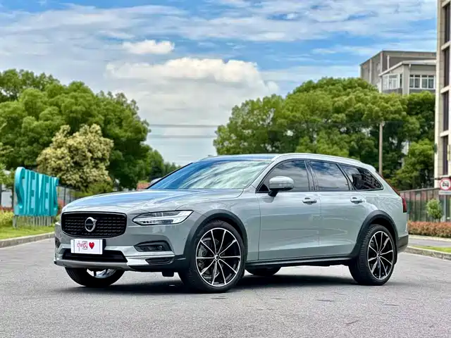 Volvo V 90 2024 Cross Country B 5 AWD — фото 1