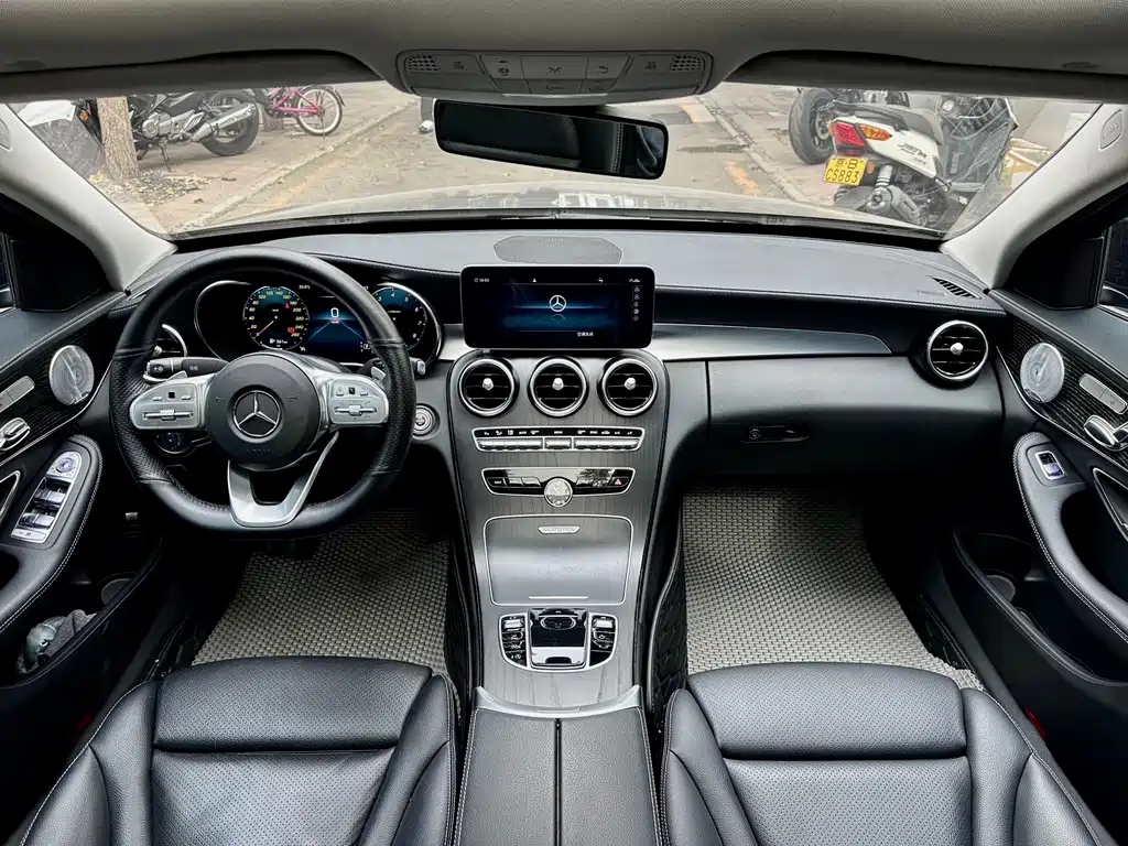 Mercedes-Benz C-Class — миниатюра 5