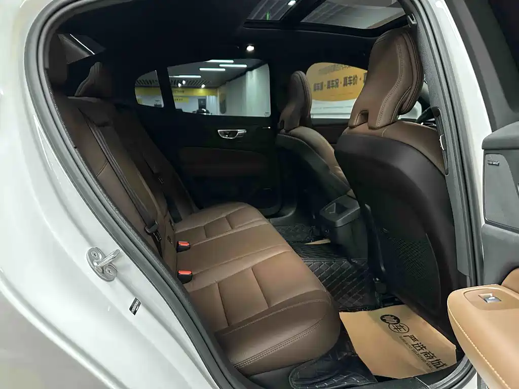 Volvo S60 — миниатюра 10