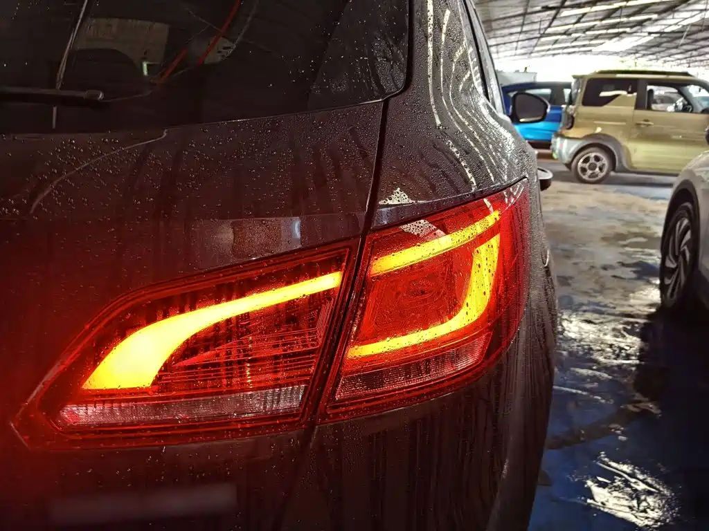 Borgward BX7 — миниатюра 8