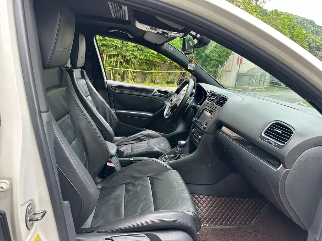 Volkswagen Golf GTI GTI 2011 2.0TSI GTI